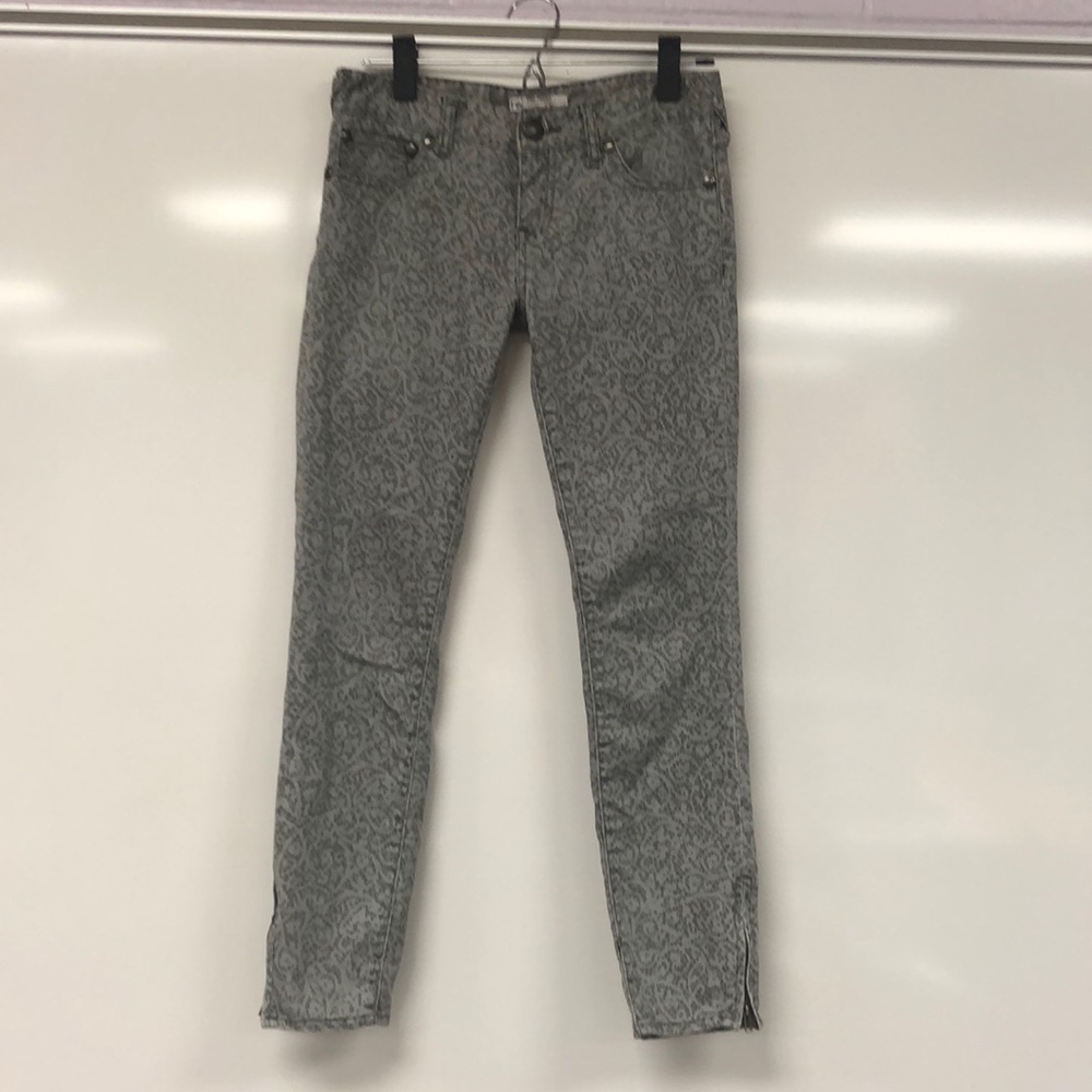 Free People gray print straight leg jeans W 25